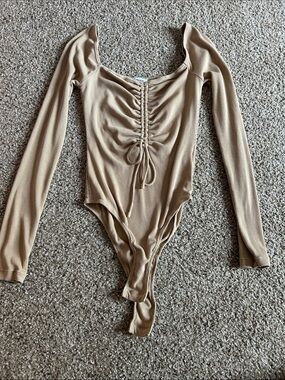 Princess Polly Beige Ribbed Ruched Long Sleeve Bodysuit